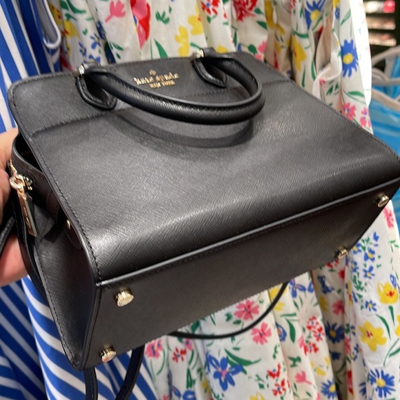 Kate Spade Madison Saffiano Leather Small Satchel
COLOR:
Black 
NWT - Picture 3 of 16